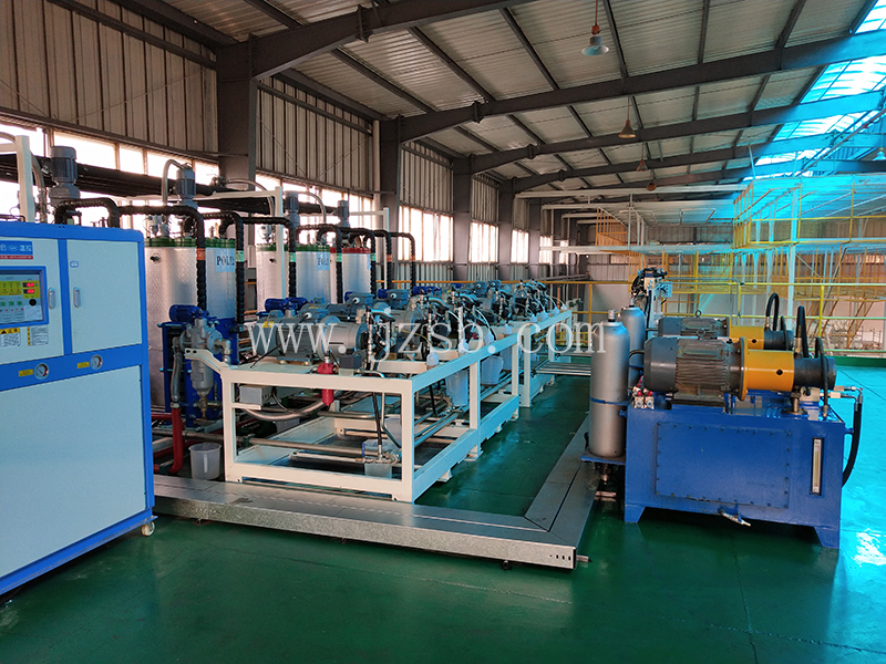 4 Components Polyurethane PU  Foaming Machine